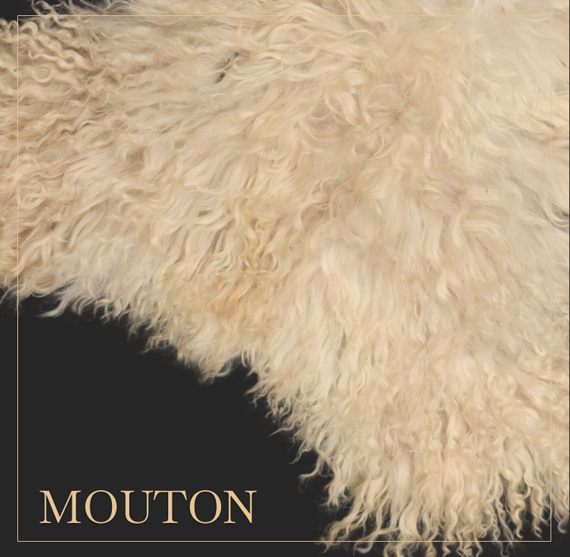 Peau de mouton lainée frisée bleu ciel – Dos velours Peau de mouton lainée frisée bleu ciel – Dos velours